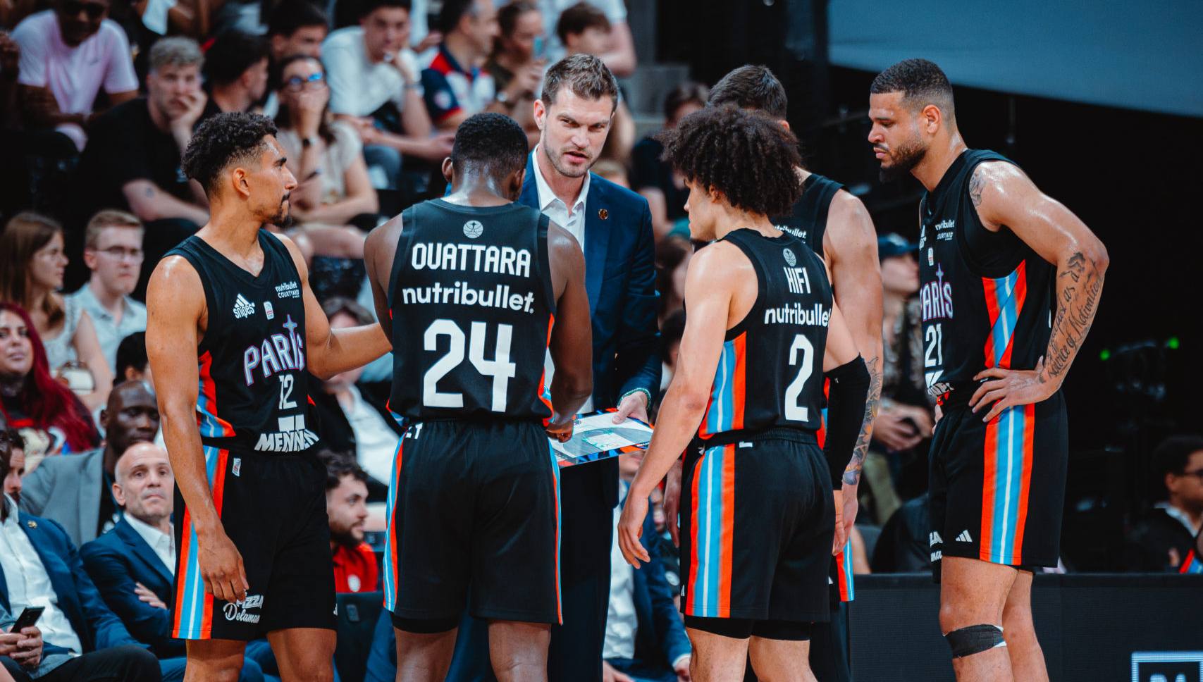 Tiago Splitter, como técnico do Paris (foto: Paris Basketball)